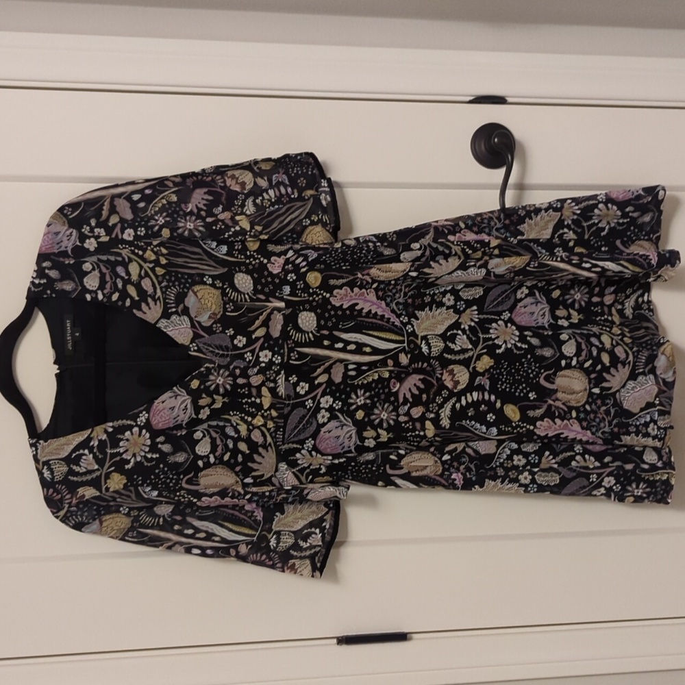 Jill Stuart short-sleeved midi dress with vine and floral sketches, size 4